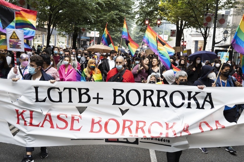 En la capital vizcaina, la marcha ha partido tras una pancarta con el lema «LGTB+ borroka klase borroka da