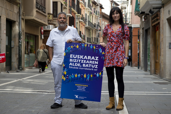 Behatokiak agerraldia egin du Iruñean, erakundearen 20. urteurrenean. Irudian, Paul Bilbao lehendakaria eta Edurne Gaubeka zuzendaria. (Iñigo URIZ/FOKU)