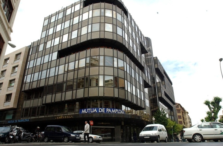 La sede central de Caja Navarra fue obra de Construcciones Flores, ahora el principal deudor de la Hacienda Foral. (Lander F. ARROYABE/FOKU)