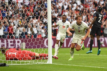 Kane y Sterling han anotado los goles ingleses. (Andy RAIN / AFP)