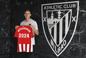 El fichaje de Alex Petxarroman por el Athletic se ha hecho oficial este 1 de julio. (@AthleticClub)