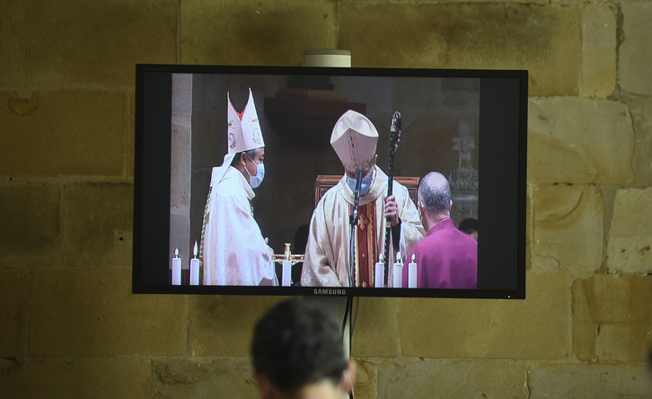 El estreno del prelado de Bilbo, con aforo reducido y pantalla de plasma. (FOKU)