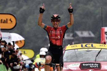 Dylan Teuns ha logrado su segunda victoria en el Tour y la segunda seguida del Bahrain. (Philippe LOPEZ/AFP)