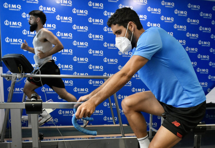 Raúl García y Villalibre durante las pruebas médicas. (@AthleticClub)