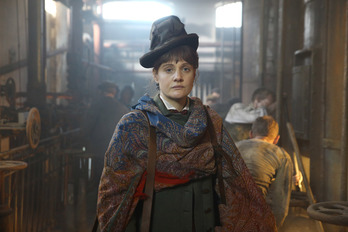 Romola Garai da vida a Eleanor Marx, hija menor de Karl Marx a la que llamaban cariñosamente Tussy. (NAIZ)