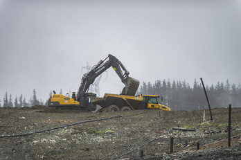Trabajos en el vertedero de Zaldibar. (Jaizki FONTANEDA-FOKU)