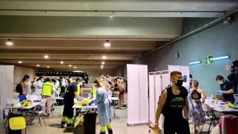 Jóvenes procedentes de Salou se someten a test diagnóstico en la estación de autobuses de Iruñea.          (GOBIERNO DE NAFARROA)