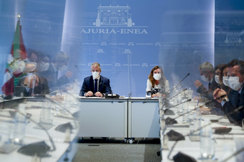 Urkullu junto con Sagardui en la reunion de este miércoles. (Raul B OGAJO/FOKU)