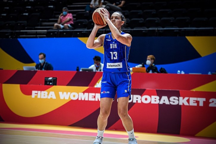 Melisa Brcaninovic, con la selección bosnia en la última edición del Eurobasket. (FIBA)