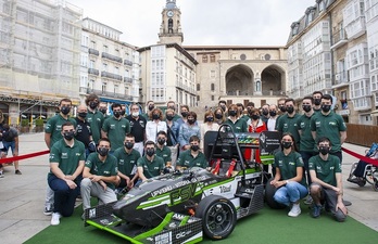 El monoplaza ha sido presentado este jueves en la Virgen Blanca. (Nuria González /EHU-UPV)