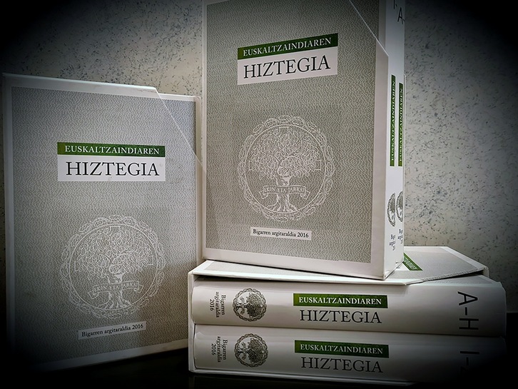 Euskaltzaindiaren Hiztegiak 49.286 forma ditu guztira. (EUSKALTZAINDIA)