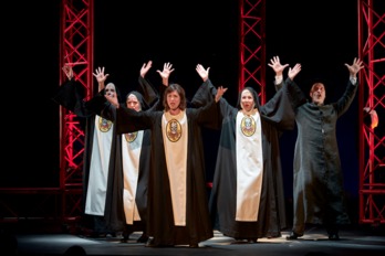 Representación de la obra «Yo la peor del mundo», a cargo de Vaivén Teatro. Pablo LLORENTE 