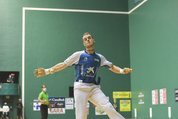 Unai Lasok beste erakustaldi bat eman du Mallabian. (Idoia ZABALAETA/FOKU)