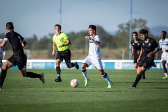 Alavés y Amorebieta han jugado un derbi amistoso en Ibaia cargado de goles. (Twitter ALAVÉS)