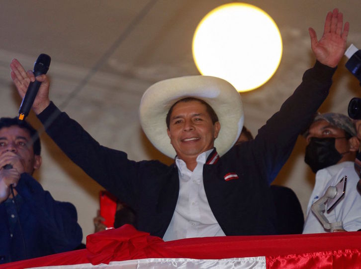 Pedro Castillo, presidente hautatu izendatu eta gero. (Gian MASKO/AFP)