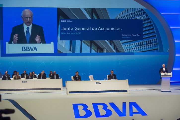 Francisco González, en una de sus últimas juntas de accionistas como presidente del BBVA, en 2017 en Bilbo. (Luis JAUREGIALTZO / FOKU)