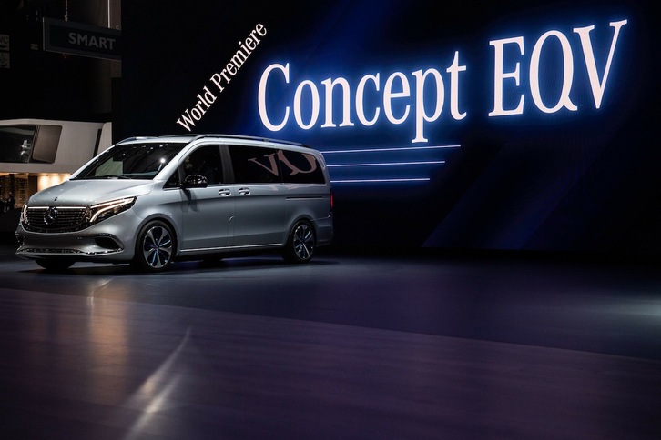 Un prototipo del monovolumen eléctrico EQV, que ya se fabrica en la factoría de Mercedes-Benz en Gasteiz. (Harold CUNNINGHAM | AFP)