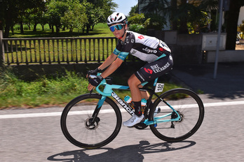 Ane Santesteban, Bike Exchange taldeko maillotarekin. (@GreenEDGEteam)