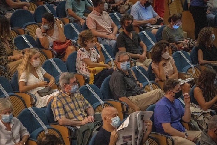 Momentos previos a una proyección de cine durante el Zinemaldia donostiarra de 2020. (Gorka RUBIO | FOKU)