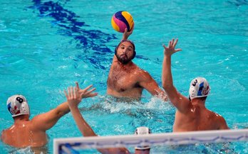 Waterpoloko Espainiako selekzioa Serbiari nagusitu zaio. (@COE_es)