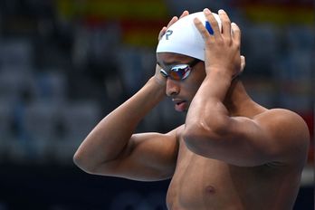 Jonathan Atsu, estilo libre 200 metroetako proban hasi aurretik. (Attila KISBENEDEK / AFP)