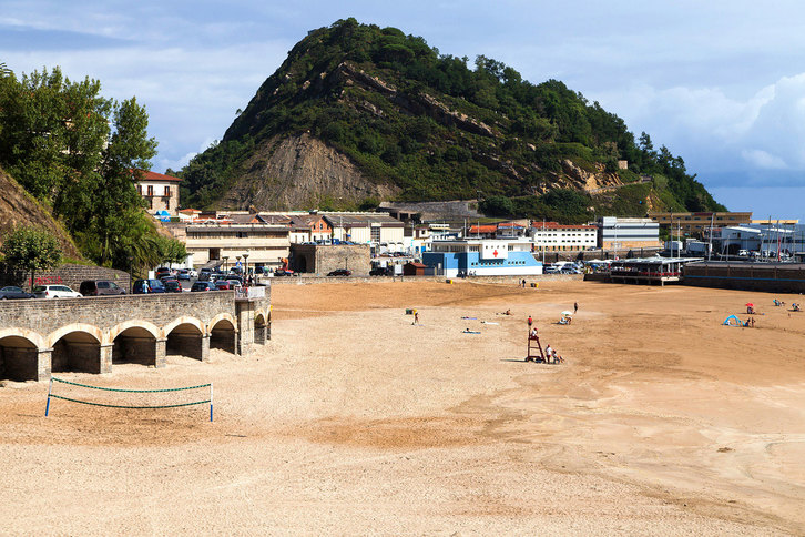 Playa de Malkorbe, en Getaria. (GIPUZKOA TURISMOA)