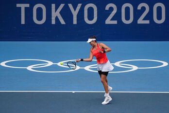 Garbiñe Muguruza avanza firme a los octavos de final de los JJOO. (Tiziana FABI / AFP)