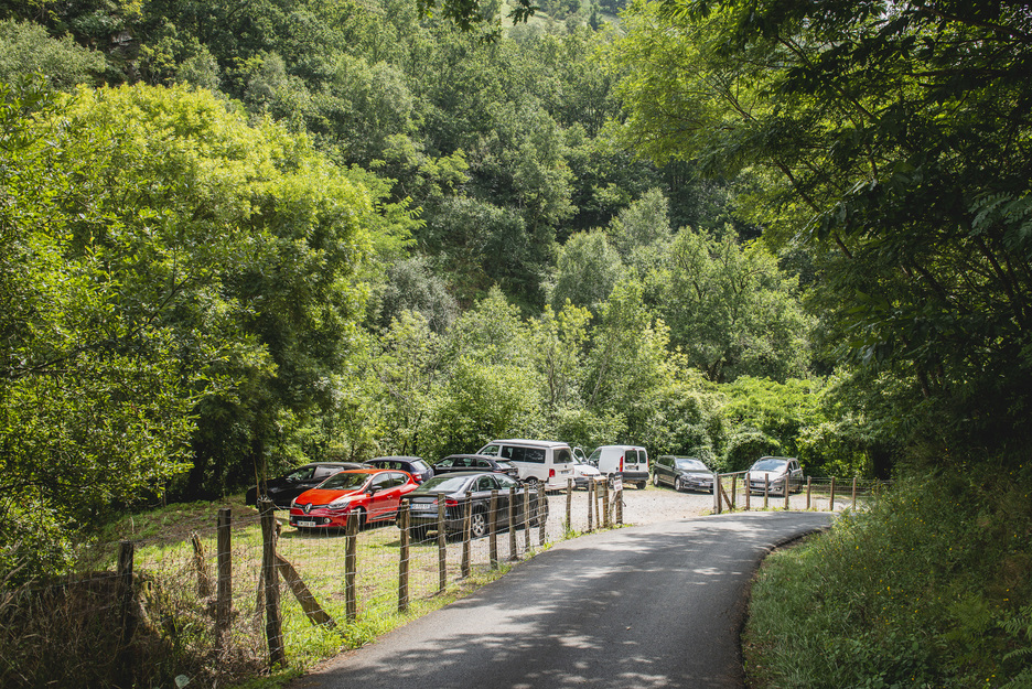 Edonon aparkatzea saihesteko, neurriak hartu ditu Bidarraiko Herriko Etxeak.