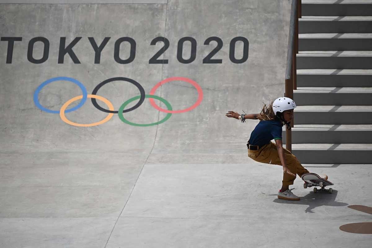 Rayssa Leal, Ariake skate parkean. (Jeff PACHOUD / AFP)