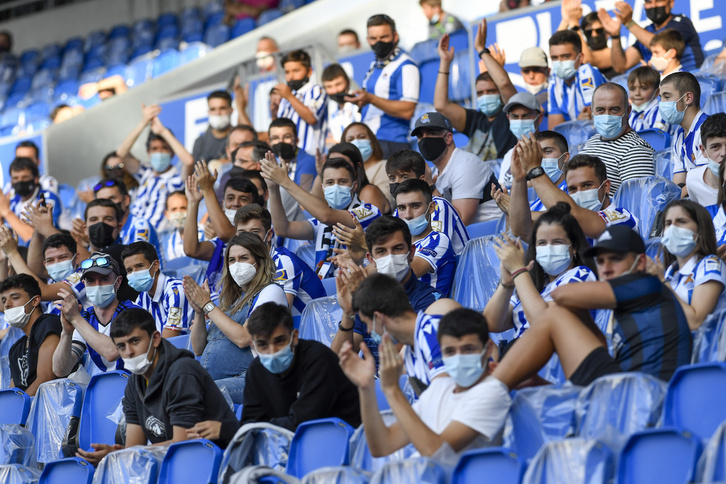 Los abonados de la Real presentes en el partido del sábado contra el Alavés. (Gorka RUBIO/FOKU)