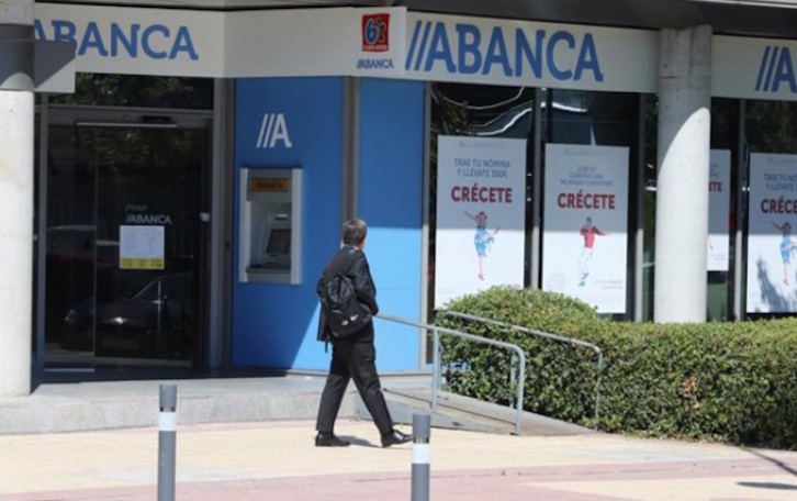 Una oficina de Abanca en Galicia. (EUROPA PRESS)