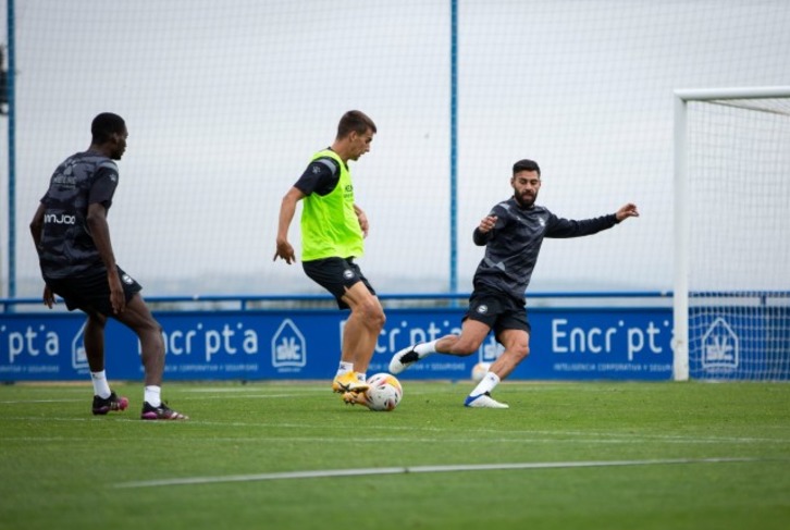Entrenamiento celebrado este jueves en Ibaia. (@Alaves)