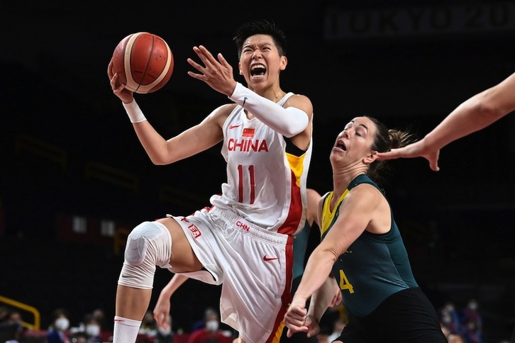 China ha sabido explotar la ausencia de Liz Cambage en las filas de la selección australiana. (Aris MESSINIS / AFP PHOTO)