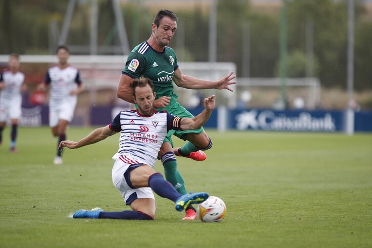 Kike García ha buscado estrenarse como goleador rojillo, pero le ha faltado puntería. (Twitter OSASUNA)