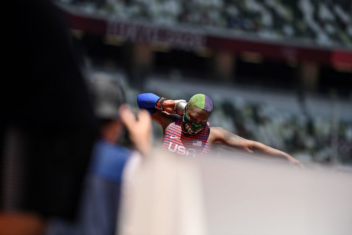 Raven Saunders, pisu jaurtiketako finalean. (Andrej ISAKOVIC / AFP)