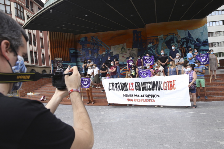 Imagen de archivo de una concentración en Barakaldo por una agresión machista. (Marisol RAMÍREZ/FOKU)