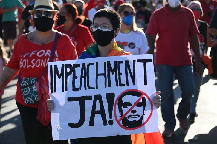 Manifestación contra Bolsonaro en las calles de Brasilia. (Evaristo SA/AFP)