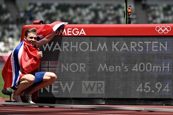 Karsten Warholm tras lograr el récord mundial. (Jewel SAMAD / AFP)