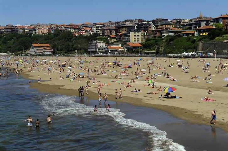 Ereaga ha sido la playa de Bizkaia que más afluencia ha registrado en la primera mitad de la temporada. (Marisol RAMIREZ/FOKU)