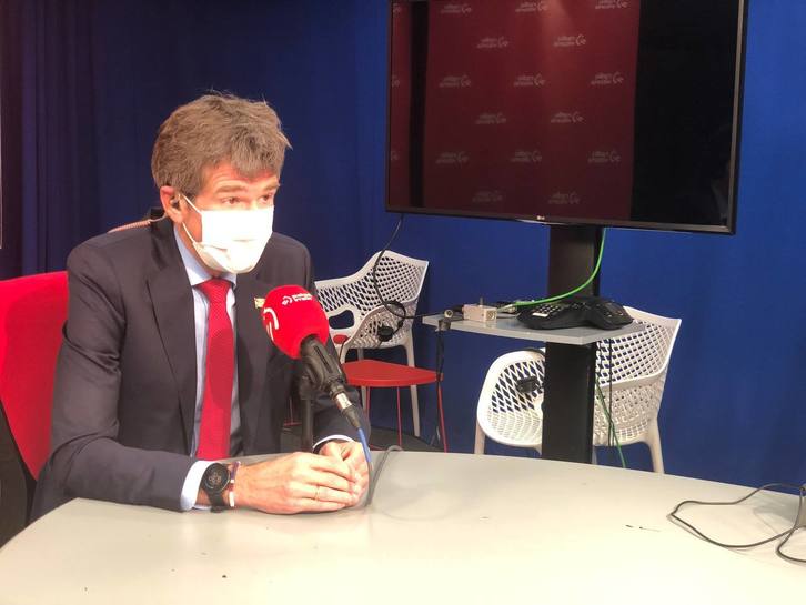 Gorka Urtaran Euskadi Irratiko estudioan. (GASTEIZKO EAJ)