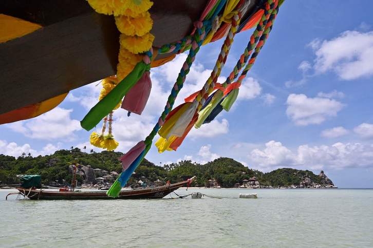 La norma prohíbe específicamente llevar estas cremas y usarlas dentro de los parques naturales marítimos. (Romeo GACAD/AFP) 