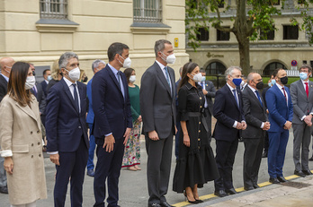 Denis Itxaso, entre el diputado general de Araba y el alcalde de Gasteiz, el día de la inauguración. (Jaizki FONTANEDA-FOKU)