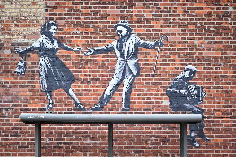 Obra de arte callejero aparecida el viernes en Great Yarmouth. (Justin TALLIS/AFP)