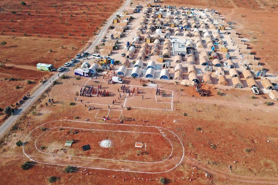 Errefuxiatuen zelaia, kirol gune bilakatuta. (Omar Haj KADOUR | AFP)