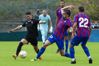 Una imagen del amistoso que disputaron Eibar y Amorebieta la semana pasada en Urritxe. (Monika DEL VALLE / FOKU