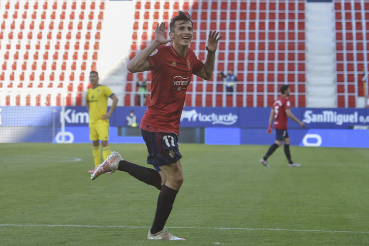 Osasuna echó el resto para retener a su goleador Budimir, ocho millones tuvieron la culpa. (Idoia ZABALETA/FOKU)