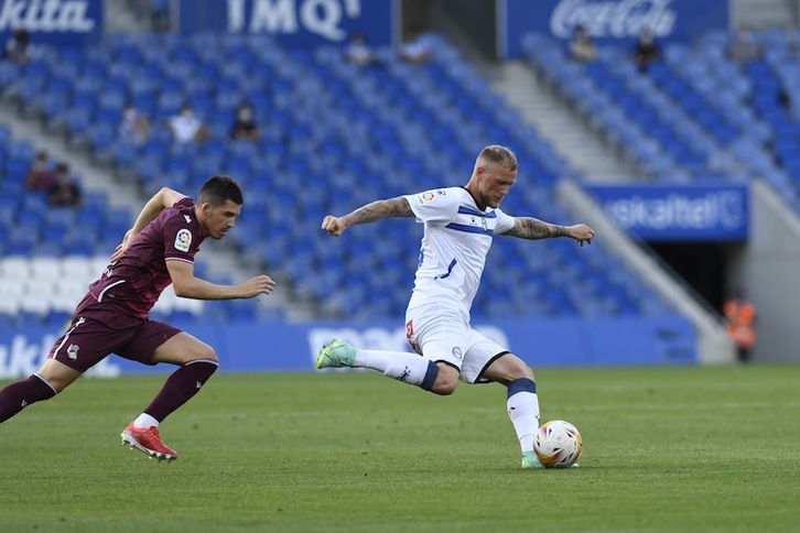 John Guidetti aspira a que este sea su año en el senio del Deportivo Alavés. (Gorka RUBIO / FOKU)