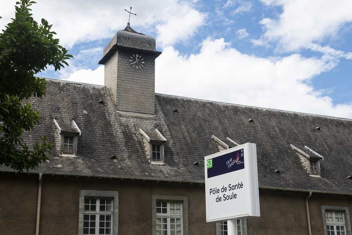 La situación mejora pero la presión sigue siendo alta en los hospitales del norte de Euskal Herria. (Guillaume FAUVEAU)