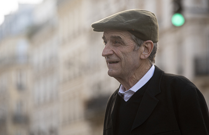 Parisen egoteko agindua altxatu ziotelarik Lapurdin bizi da Urrutikoetxea. (Jagoba MANTEROLA)