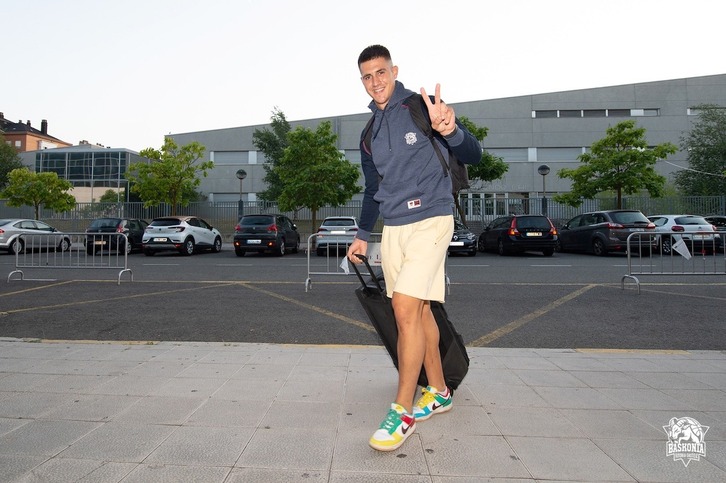 Vanja Marinkovic llegó el viernes a Gasteiz. (@BASKONIA)
